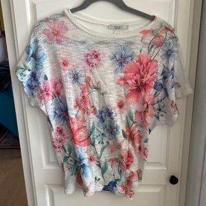 GAZE top white blue pink floral short sleeve round neck Size Small